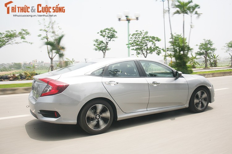 Trai nghiem Honda Civic i-VTEC Turbo gia 950 trieu tai VN-Hinh-18